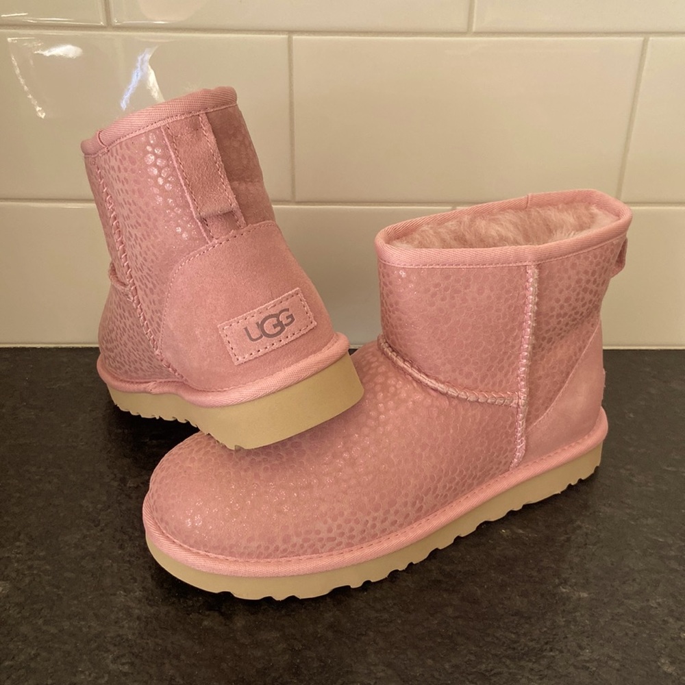 NEW Sold Out Classic Mini (Sparkle Spots) Uggs, Size 7
